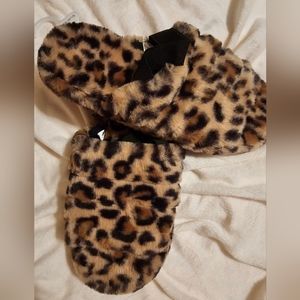 Brand new Leopard open toe elastic back slippers